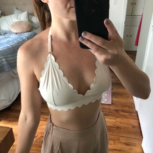 OU Out From Under Scalloped Bralette - Picture 4 of 7